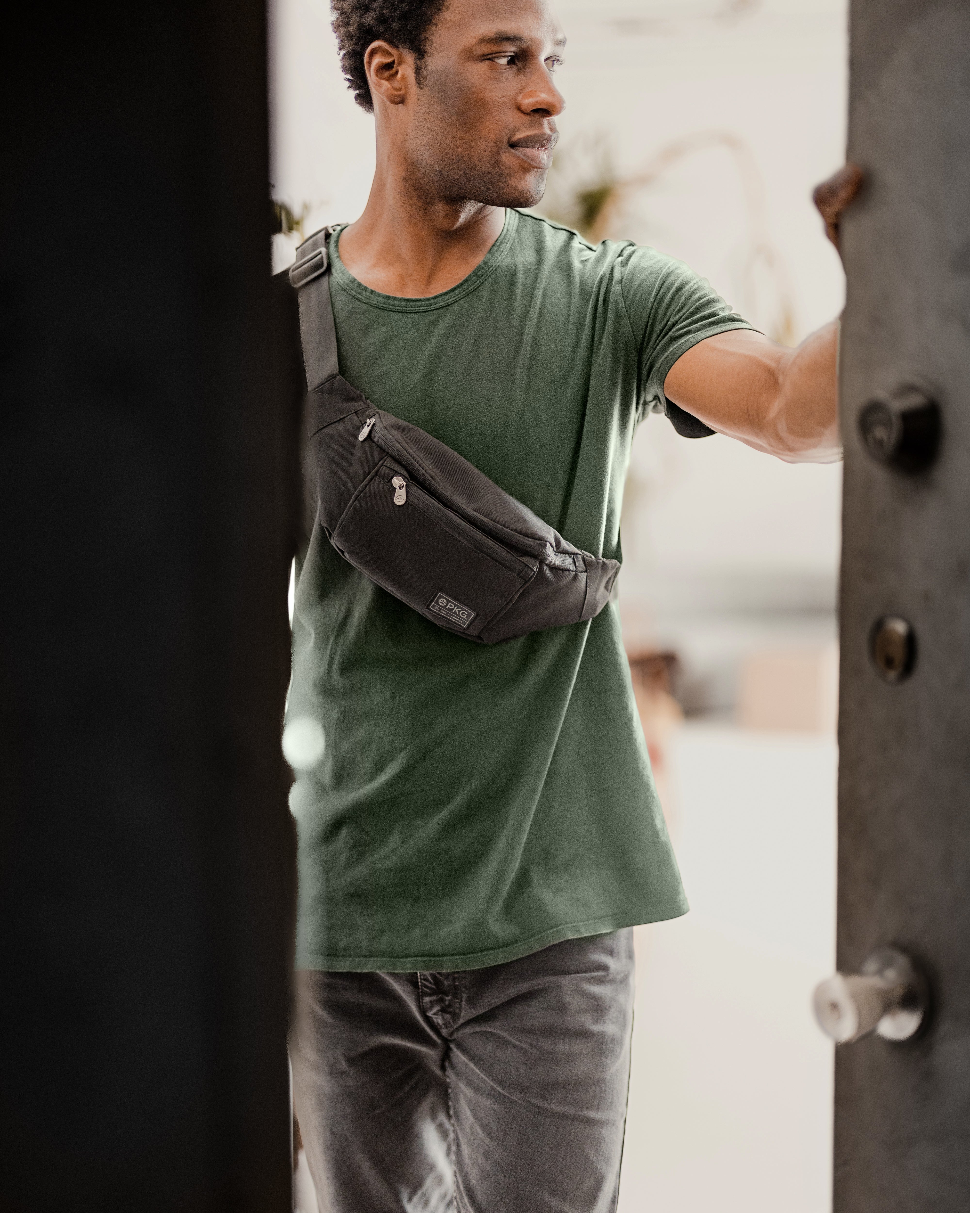 PKG Bremner 2L Cross-body