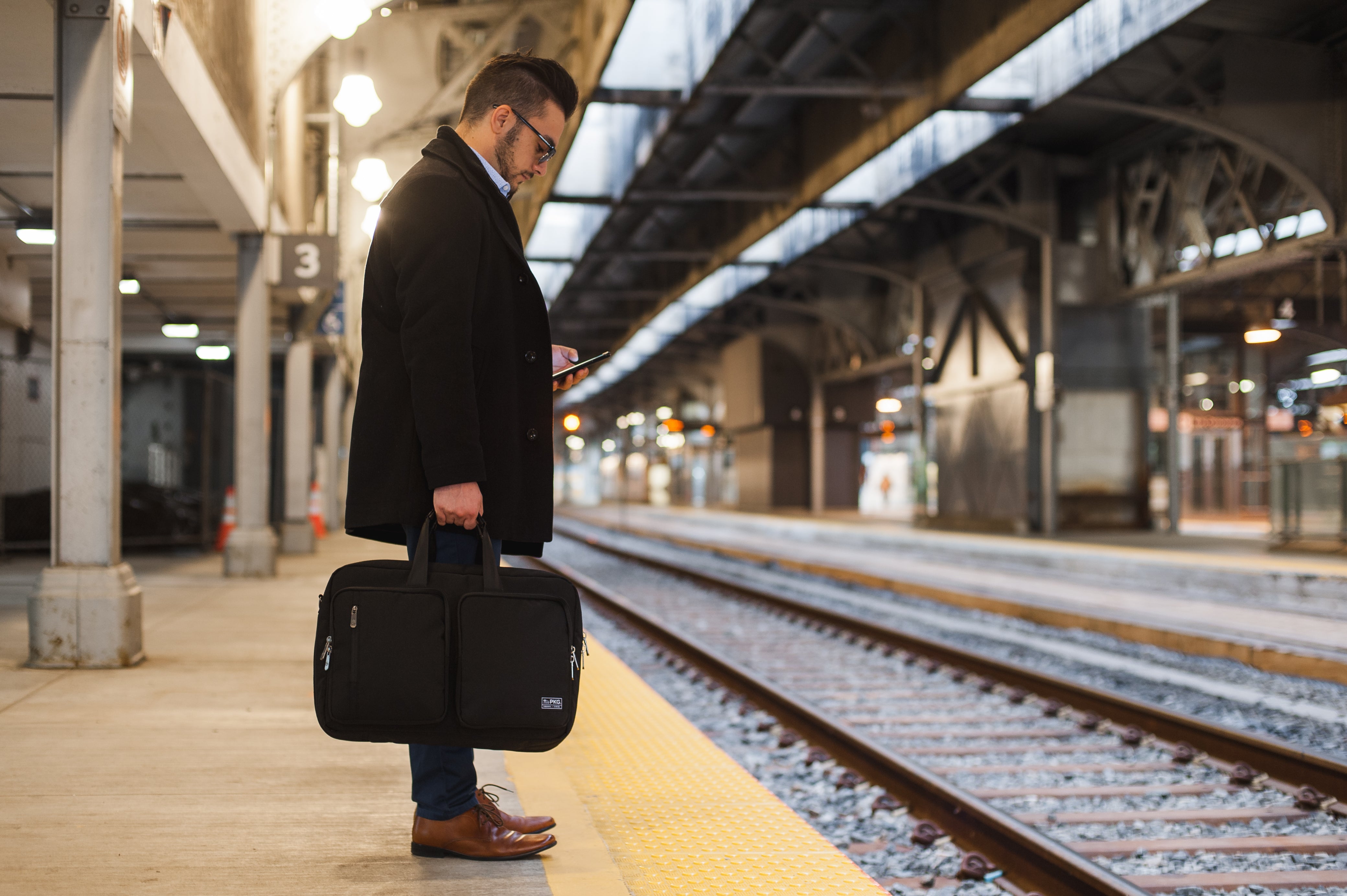 PKG Trenton 31L District Messenger | Backpack