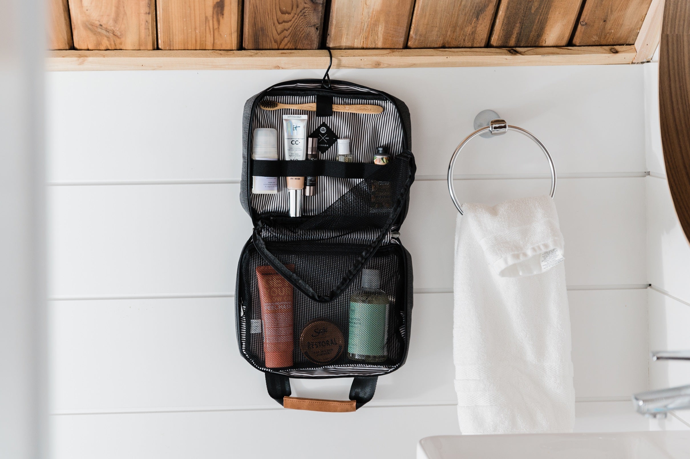 PKG Simcoe Essentials bag