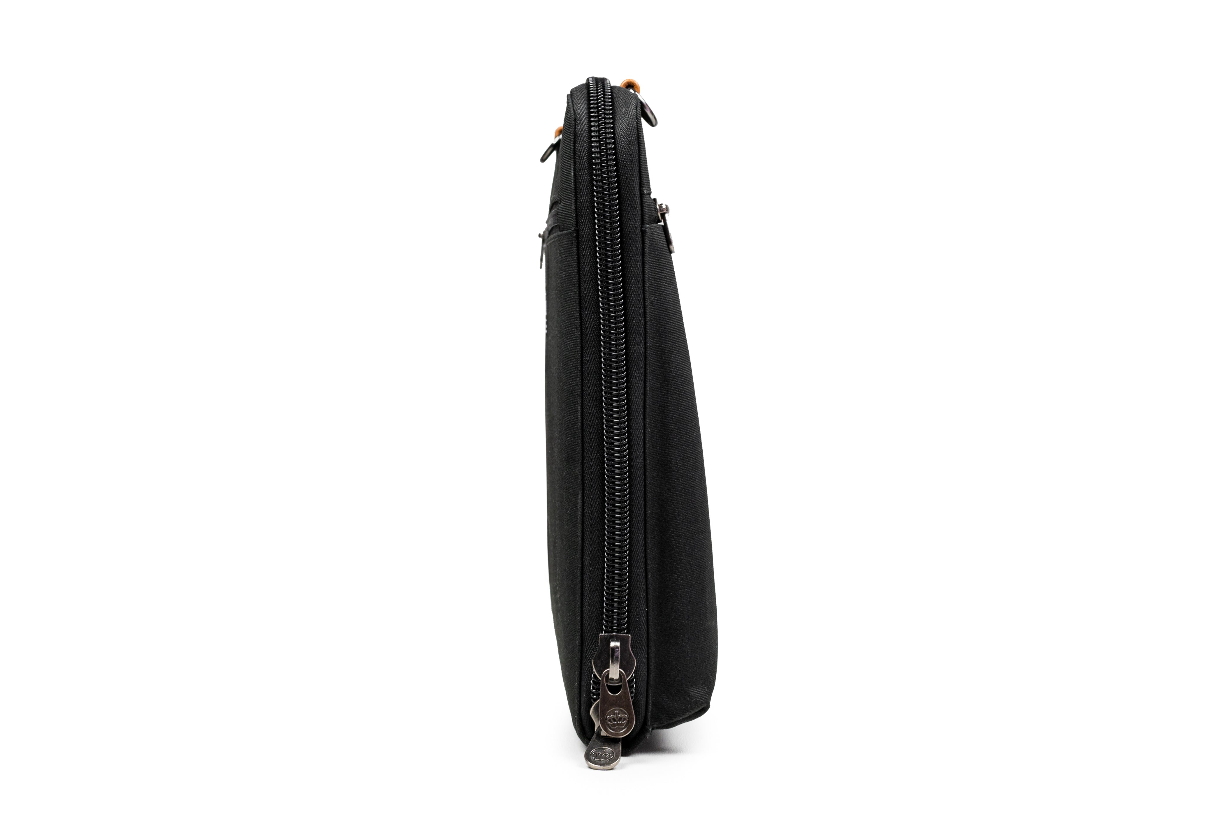 PKG Wellington 10L Messenger (black) side view