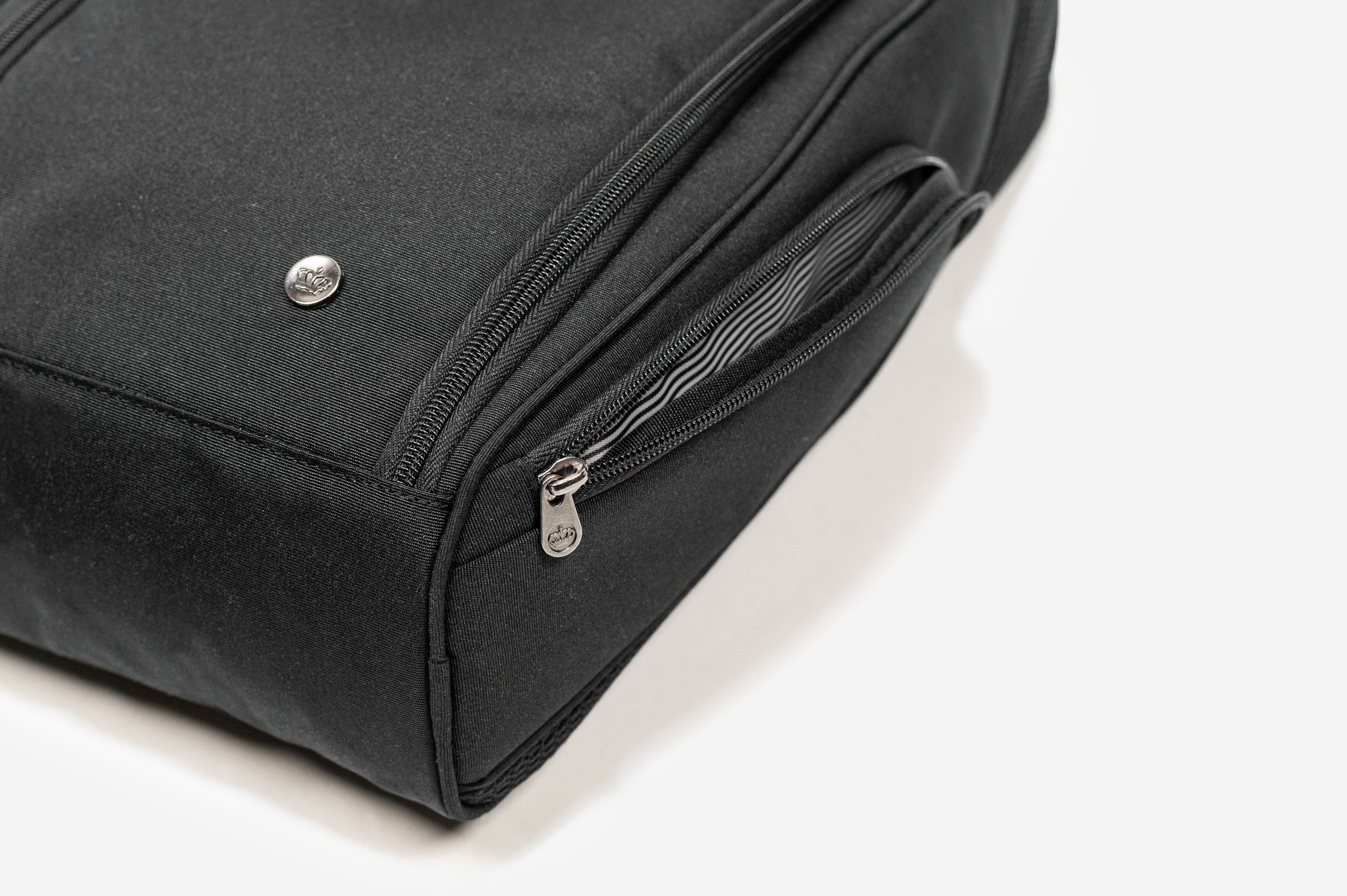 PKG Angus recycled shoe/footwear bag side pocket view