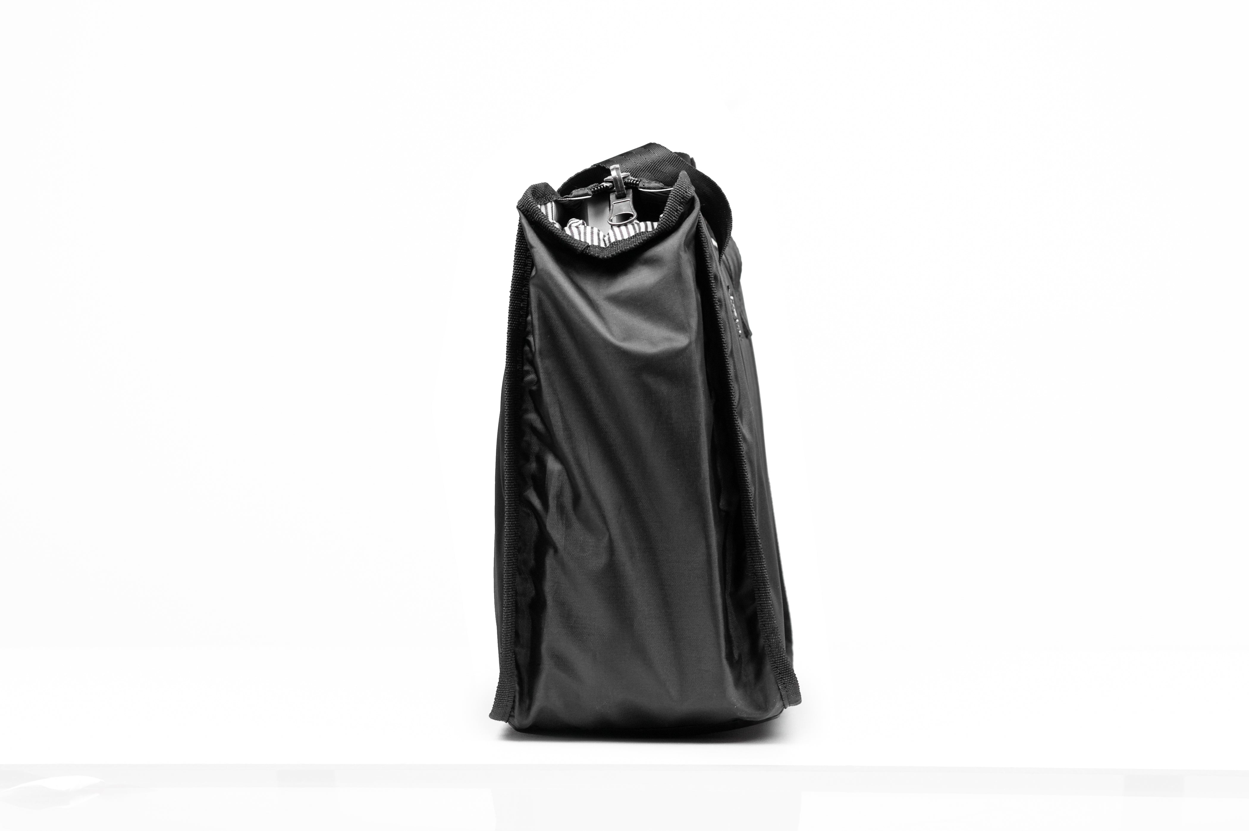 McGill 22.5L vegan leather, Doctor-Bag style messenger duffle, removable insert side view