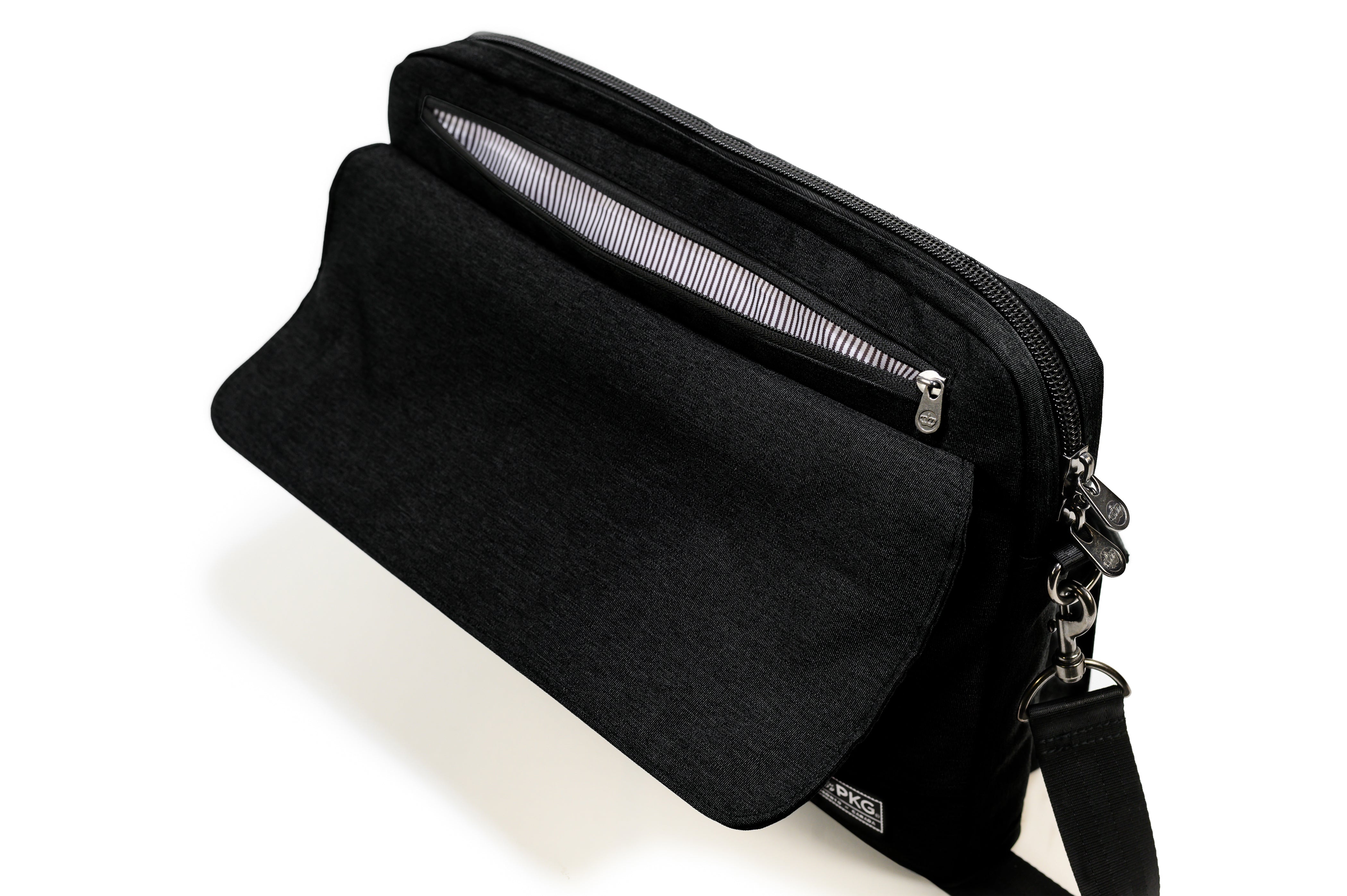PKG Richmond 10L Messenger (black) showing back pocket