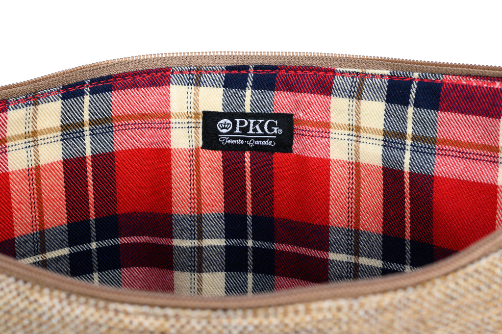 PKG Slouch sleeve (tweed) detailed view of inner plaid style fabric